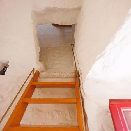 Lithos Traditional Tower