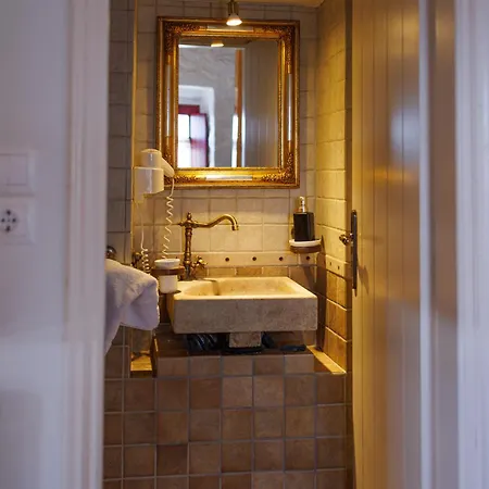 Lithos Traditional Tower