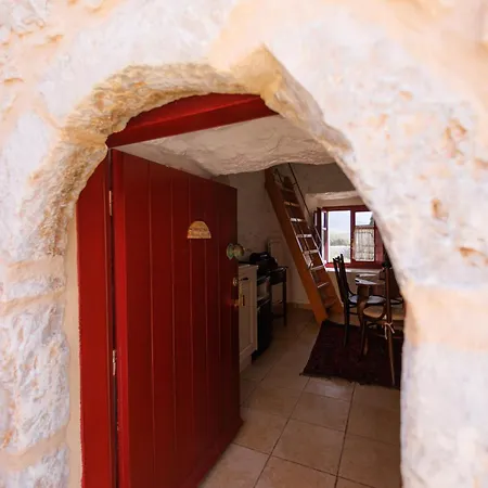 Lithos Traditional Tower *