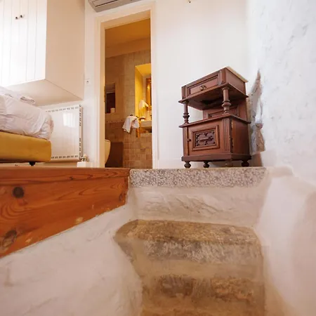 Lithos Traditional Tower