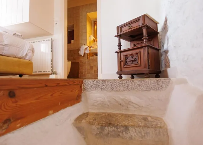 Lithos Traditional Tower